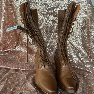 Women’s Dingo Boots, Brown, lace up front.